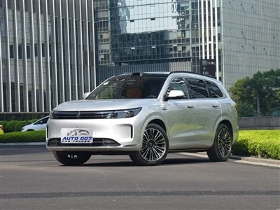 Aito M7 Extend Range Electric Car