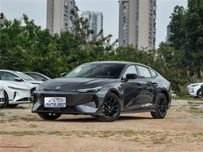 Changan UniV Petrol Car