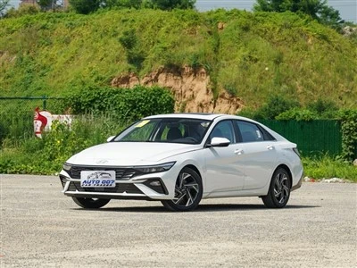 Hyundai Elantra Petrol Car
